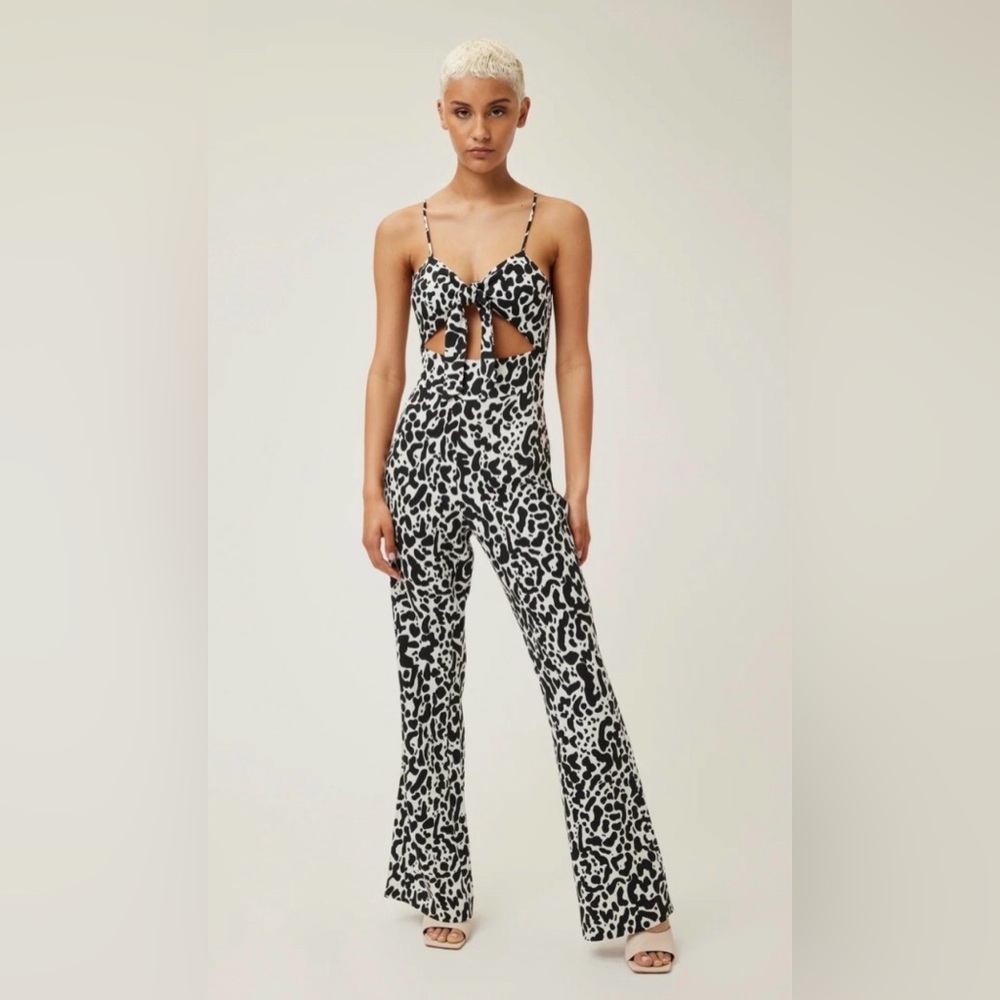 Lita By Ciara Pants Jumpsuit Open Tie Front Cheetah Print Mob Wife Resort $398 - Picture 2 of 6